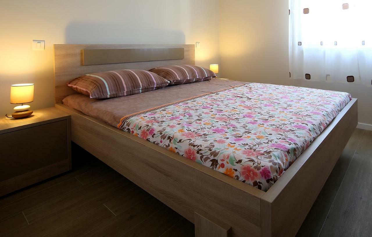 Apartment Porpo Malinska Ngoại thất bức ảnh