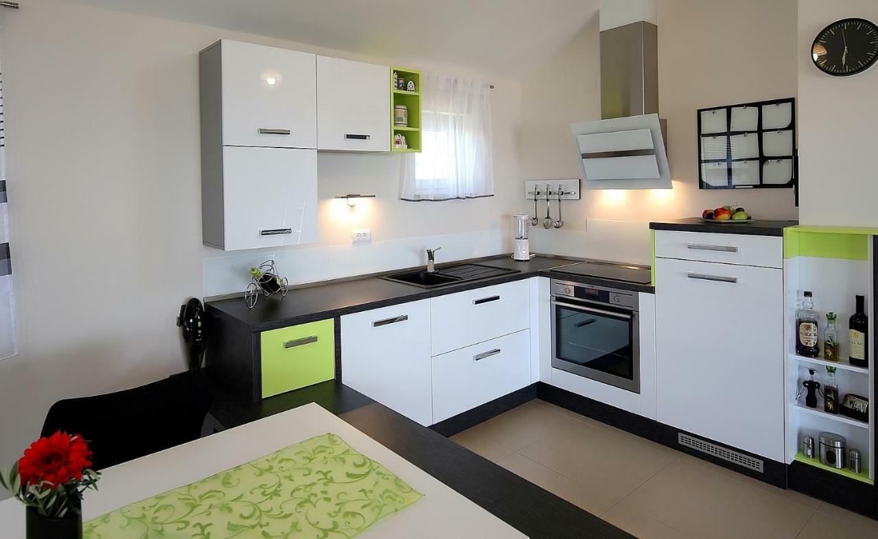 Apartment Porpo Malinska Ngoại thất bức ảnh