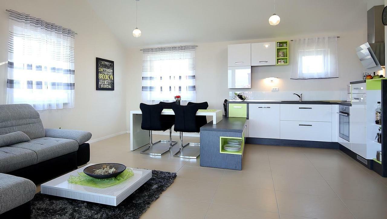 Apartment Porpo Malinska Ngoại thất bức ảnh